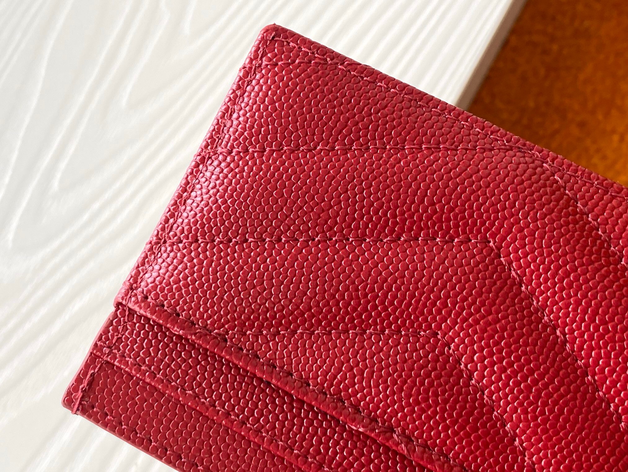 credit card wallet in grain de poudre embossed leather